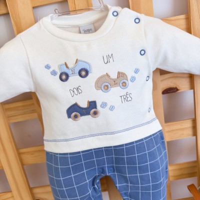 Macacão Malha Trape Zape - Carrinhos Um, Dois, Três - Azul Jeans e Off White